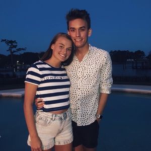 Meet your Posher, Caroline